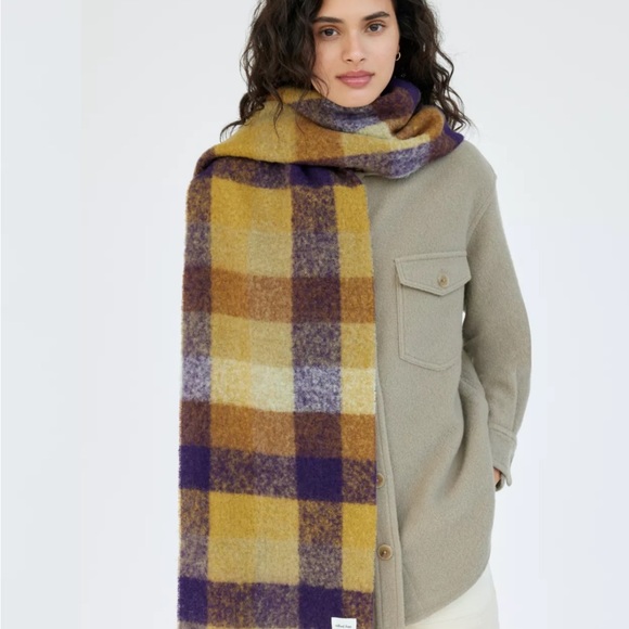 Wilfred Geneva scarf. Blue and  yellow . Wool - Picture 3 of 6